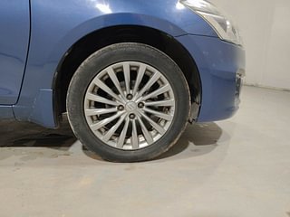 Used 2017 Maruti Suzuki Ciaz Alpha 1.4 MT Petrol Manual tyres RIGHT FRONT TYRE RIM VIEW