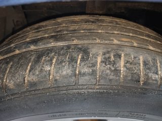 Used 2017 Maruti Suzuki Ciaz Alpha 1.4 MT Petrol Manual tyres LEFT FRONT TYRE TREAD VIEW