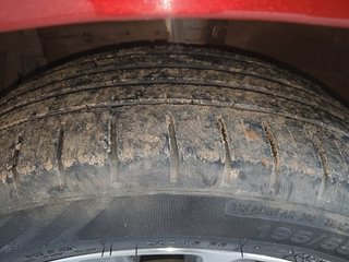 Used 2022 Maruti Suzuki Ciaz Alpha AT Petrol Petrol Automatic tyres LEFT FRONT TYRE TREAD VIEW
