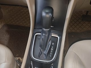 Used 2022 Maruti Suzuki Ciaz Alpha AT Petrol Petrol Automatic interior GEAR  KNOB VIEW