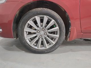 Used 2022 Maruti Suzuki Ciaz Alpha AT Petrol Petrol Automatic tyres LEFT FRONT TYRE RIM VIEW