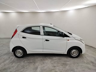 Used 2017 Hyundai Eon Era + Petrol Manual exterior RIGHT SIDE VIEW