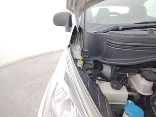 Used 2017 Hyundai Eon Era + Petrol Manual engine ENGINE RIGHT SIDE HINGE & APRON VIEW