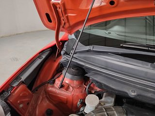 Used 2018 Maruti Suzuki Baleno Zeta 1.2 Petrol Manual engine ENGINE RIGHT SIDE HINGE & APRON VIEW