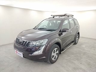 Used 2017 Mahindra XUV500 W6 AT Diesel Automatic exterior LEFT FRONT CORNER VIEW