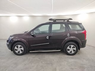 Used 2017 Mahindra XUV500 W6 AT Diesel Automatic exterior LEFT SIDE VIEW