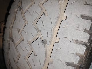 Used 2017 Mahindra XUV500 W6 AT Diesel Automatic tyres LEFT FRONT TYRE TREAD VIEW