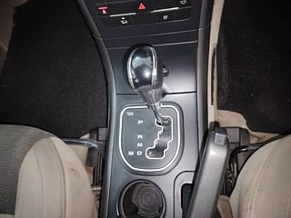 Used 2017 Mahindra XUV500 W6 AT Diesel Automatic interior GEAR  KNOB VIEW