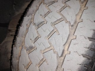 Used 2017 Mahindra XUV500 W6 AT Diesel Automatic tyres RIGHT REAR TYRE TREAD VIEW