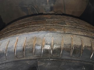 Used 2016 Hyundai Elite i20 Sportz 1.2 Petrol Manual tyres RIGHT FRONT TYRE TREAD VIEW