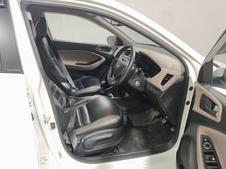 Used 2016 Hyundai Elite i20 Sportz 1.2 Petrol Manual interior RIGHT SIDE FRONT DOOR CABIN VIEW