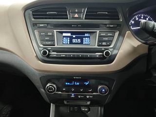 Used 2016 Hyundai Elite i20 Sportz 1.2 Petrol Manual interior MUSIC SYSTEM & AC CONTROL VIEW