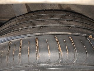 Used 2021 Hyundai Venue SX 1.0  Turbo Petrol Manual tyres RIGHT REAR TYRE TREAD VIEW
