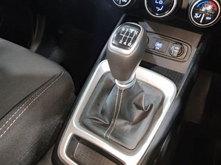 Used 2021 Hyundai Venue SX 1.0  Turbo Petrol Manual interior GEAR  KNOB VIEW
