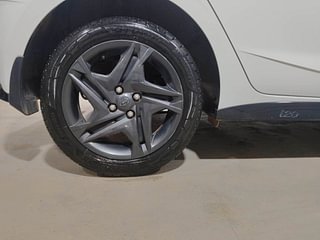 Used 2021 Hyundai New i20 Sportz 1.5 MT Diesel Diesel Manual tyres RIGHT REAR TYRE RIM VIEW