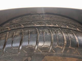 Used 2021 Hyundai New i20 Sportz 1.5 MT Diesel Diesel Manual tyres RIGHT FRONT TYRE TREAD VIEW