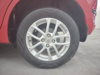 Used 2022 Maruti Suzuki Swift ZXI AMT Petrol Automatic tyres LEFT REAR TYRE RIM VIEW