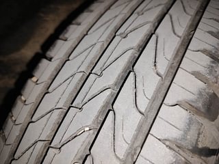 Used 2020 Volkswagen Polo Trendline 1.0L MPI Petrol Manual tyres RIGHT REAR TYRE TREAD VIEW