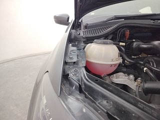 Used 2020 Volkswagen Polo Trendline 1.0L MPI Petrol Manual engine ENGINE RIGHT SIDE HINGE & APRON VIEW
