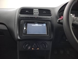 Used 2020 Volkswagen Polo Trendline 1.0L MPI Petrol Manual interior MUSIC SYSTEM & AC CONTROL VIEW