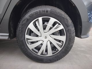 Used 2020 Volkswagen Polo Trendline 1.0L MPI Petrol Manual tyres LEFT REAR TYRE RIM VIEW