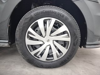 Used 2020 Volkswagen Polo Trendline 1.0L MPI Petrol Manual tyres RIGHT FRONT TYRE RIM VIEW