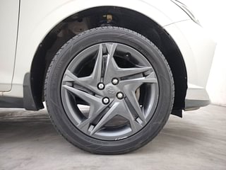 Used 2021 Hyundai New i20 Sportz 1.0 Turbo IMT Petrol Manual tyres RIGHT FRONT TYRE RIM VIEW