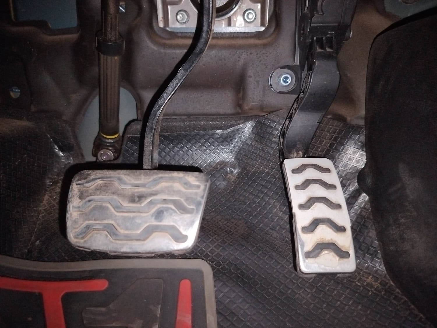 New Hyundai Venue N-Line interior PEDALS VIEW