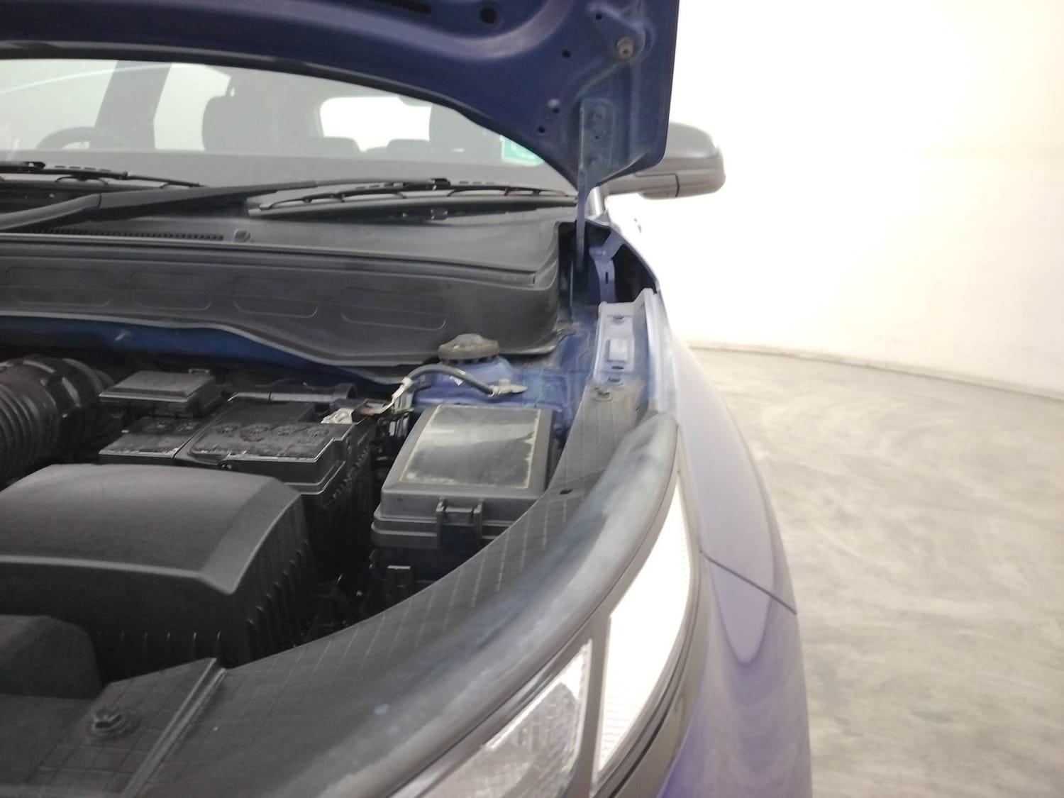 New Hyundai Venue N-Line engine ENGINE LEFT SIDE HINGE & APRON VIEW