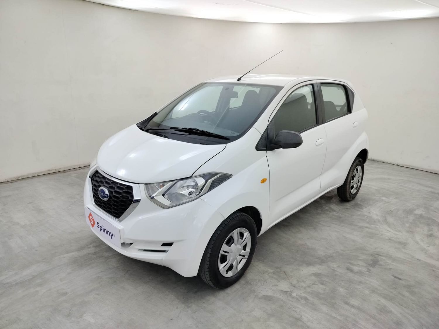 LEFT FRONT CORNER VIEW