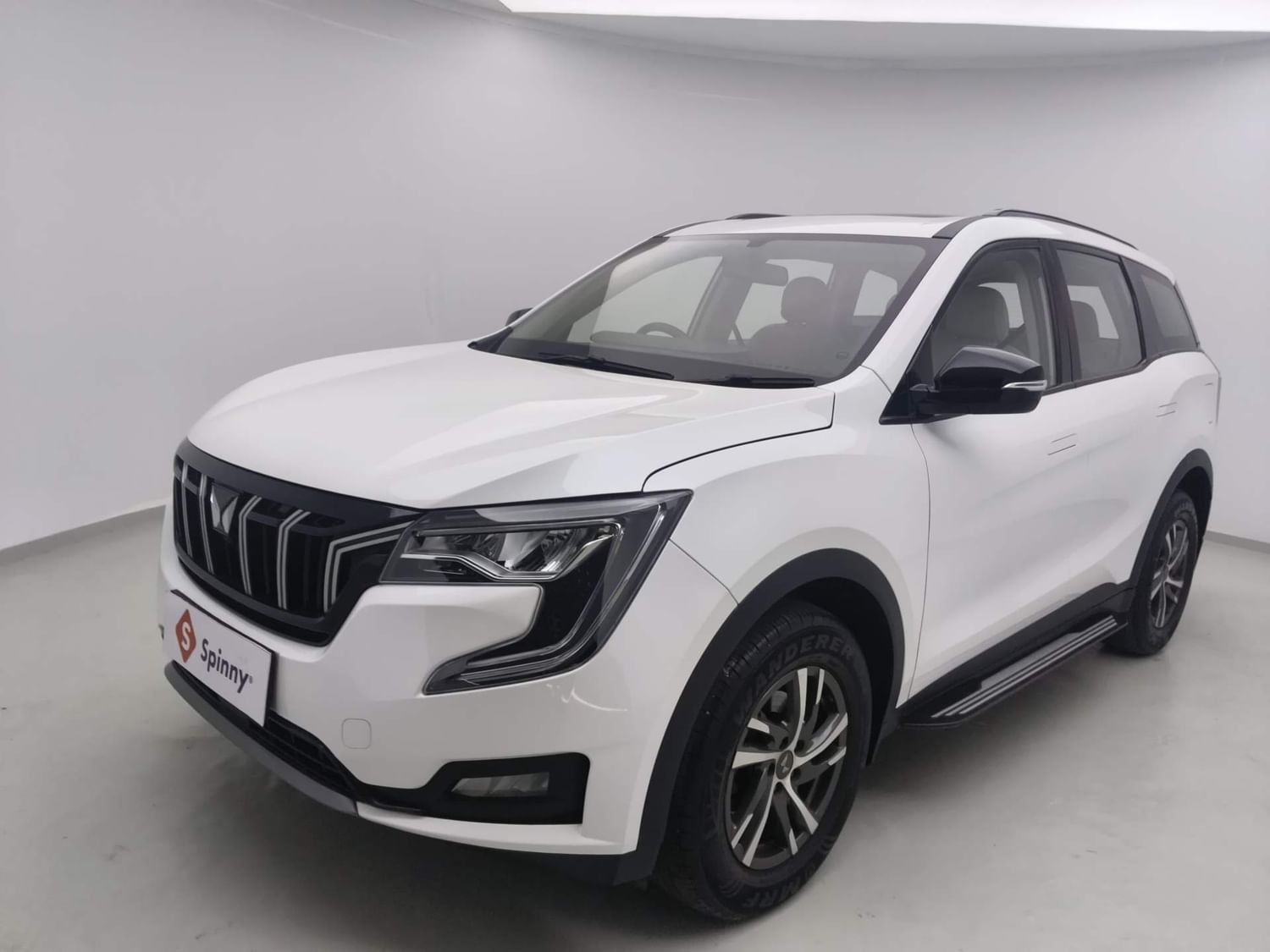 LEFT FRONT CORNER VIEW