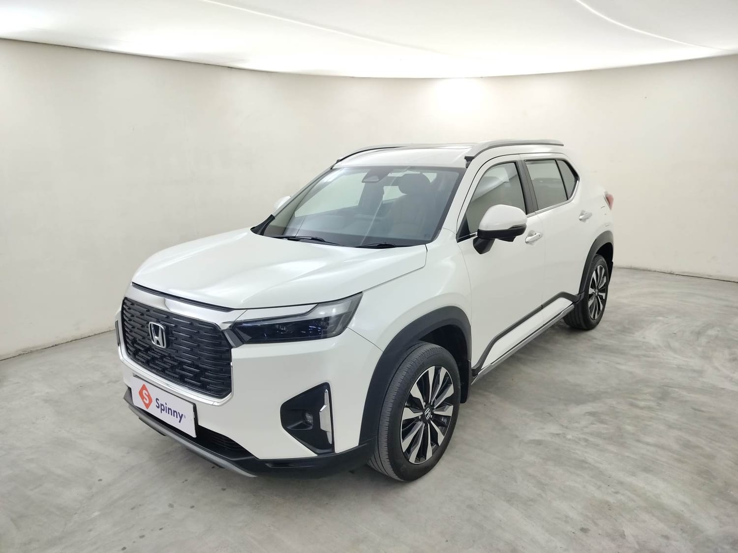 LEFT FRONT CORNER VIEW