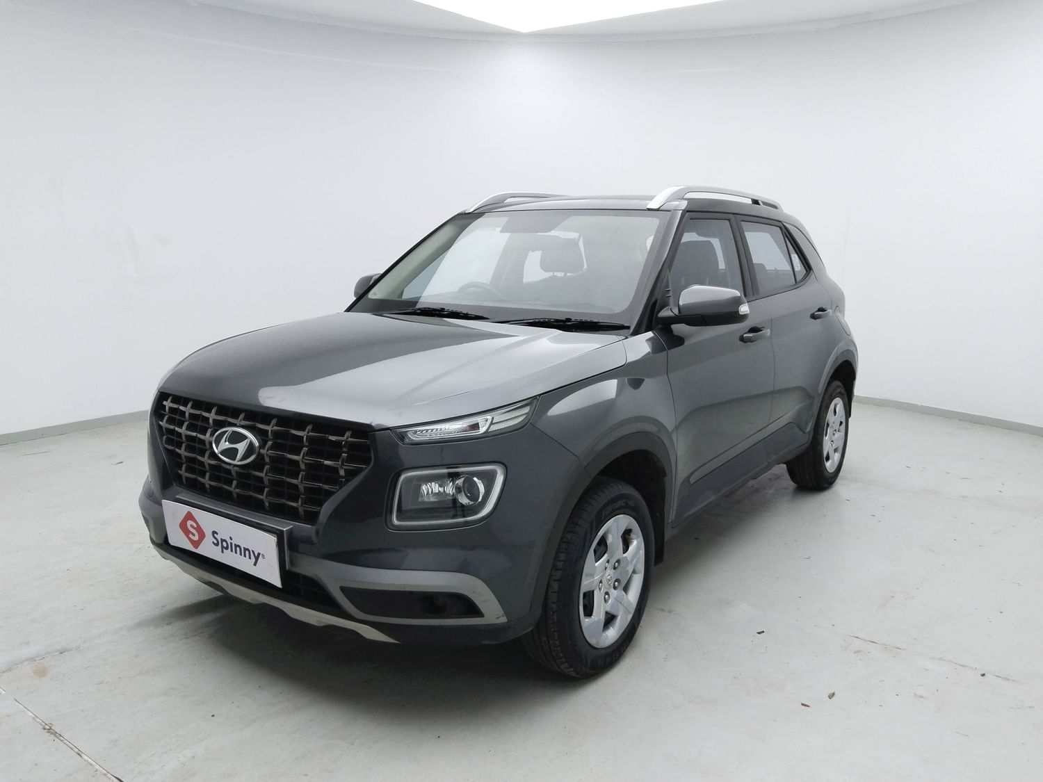 LEFT FRONT CORNER VIEW