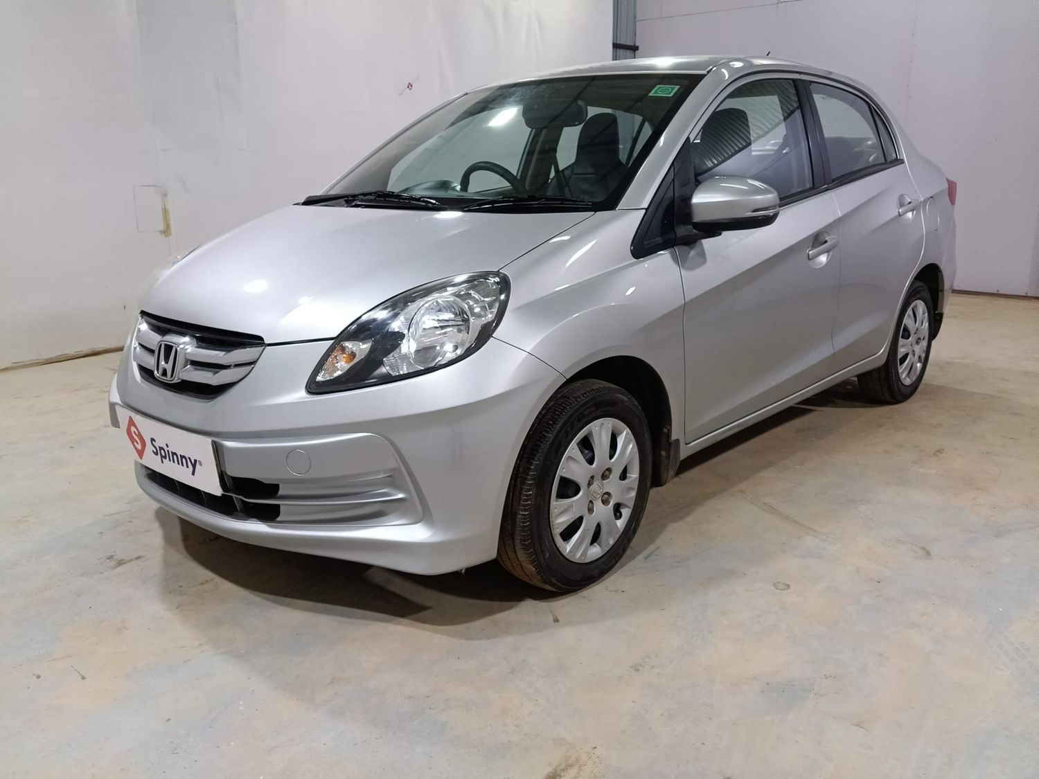 LEFT FRONT CORNER VIEW