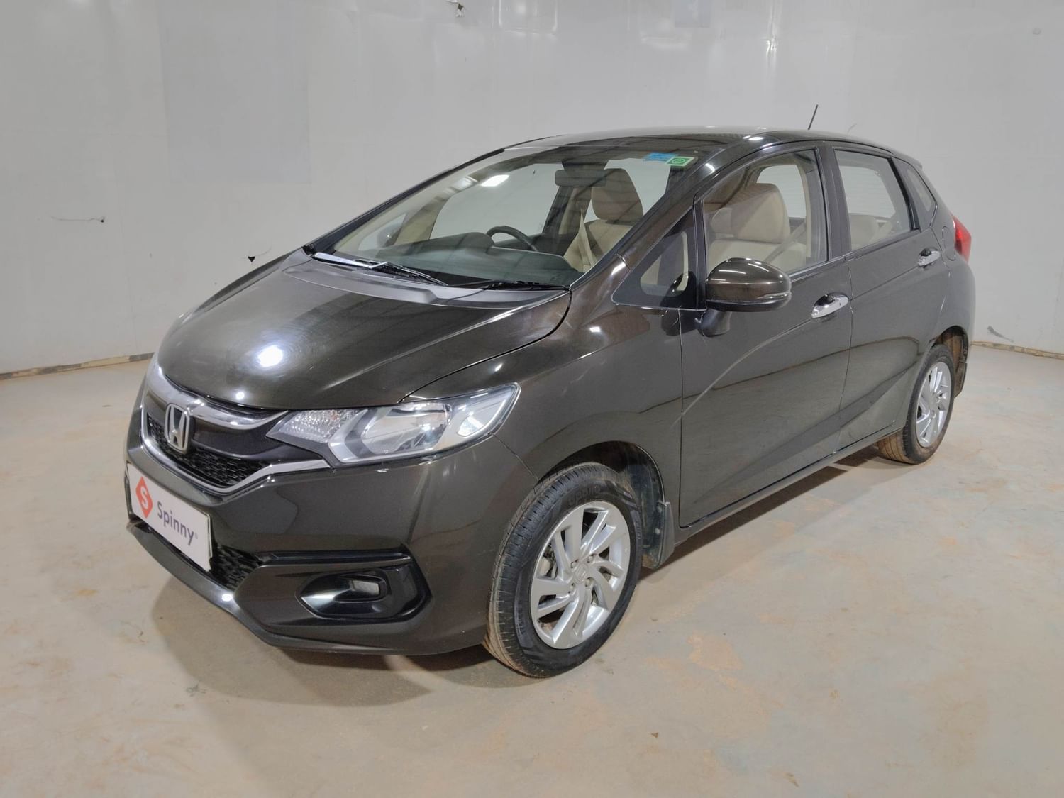 LEFT FRONT CORNER VIEW