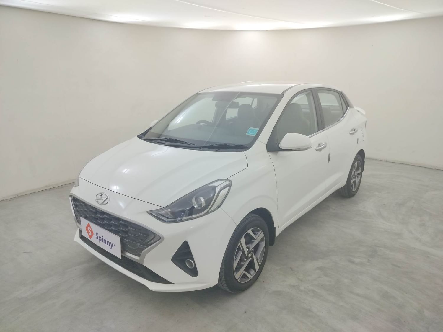 LEFT FRONT CORNER VIEW