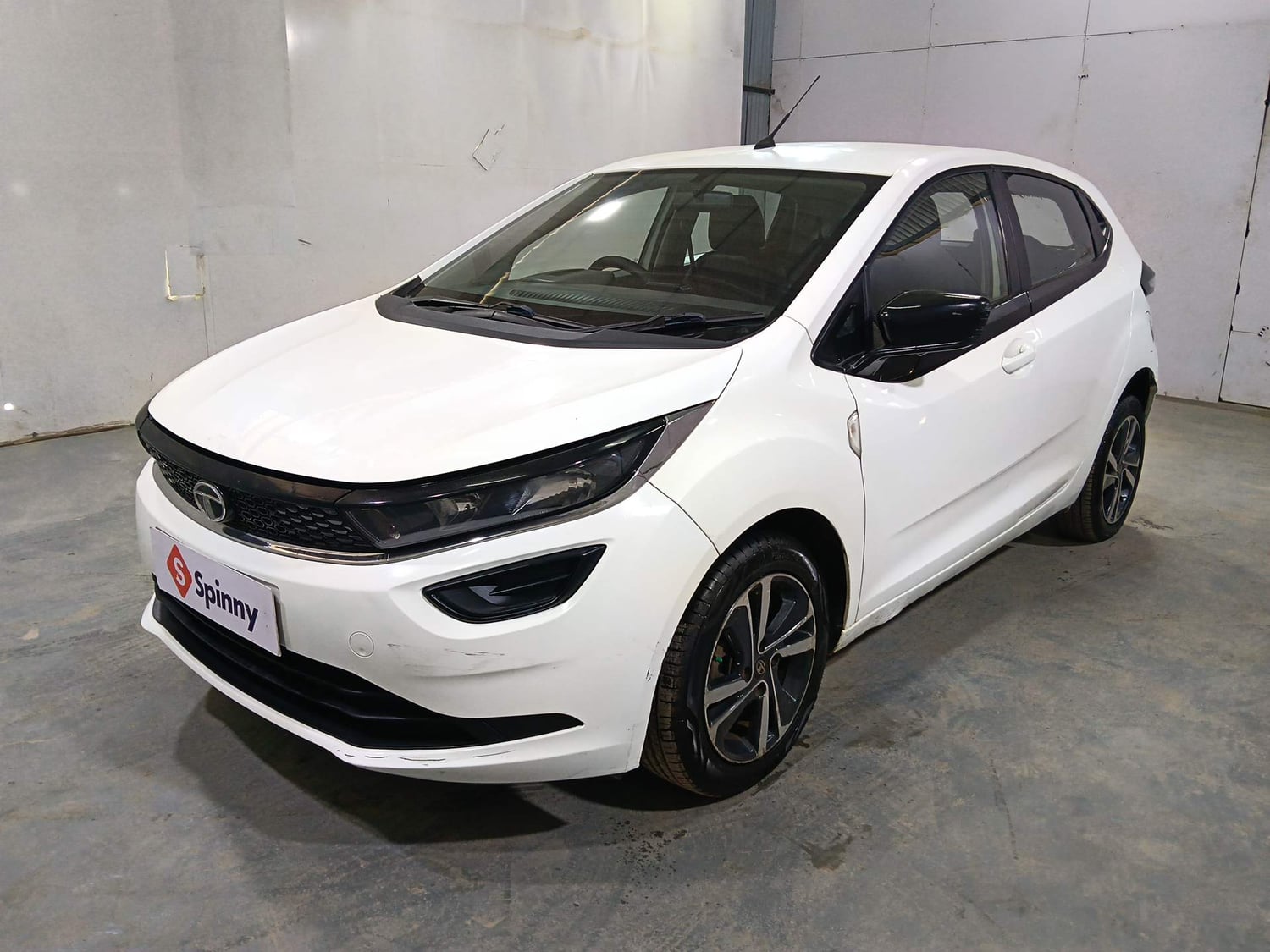 Used 2020 Tata Altroz XE Rhytm Petrol Petrol Manual exterior LEFT FRONT CORNER VIEW