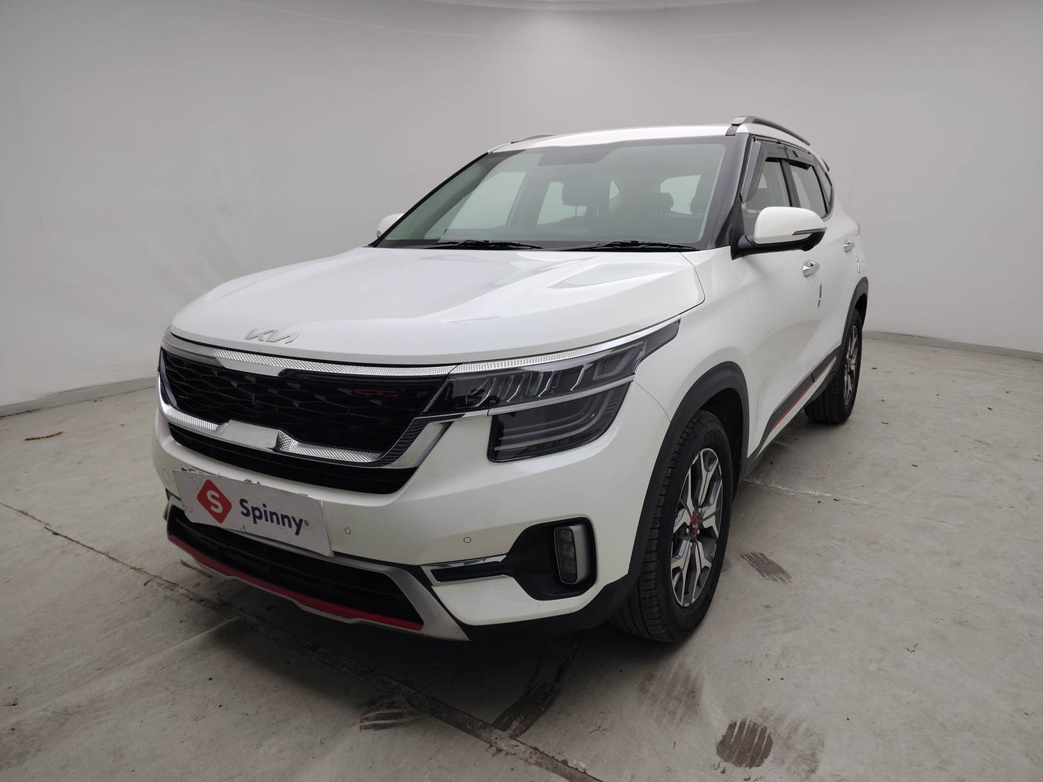 Used 2021 Kia Seltos GTX Plus 1.4 DCT Petrol Automatic exterior LEFT FRONT CORNER VIEW