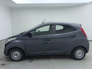 Used 2017 Hyundai Eon Era + Petrol Manual exterior LEFT SIDE VIEW