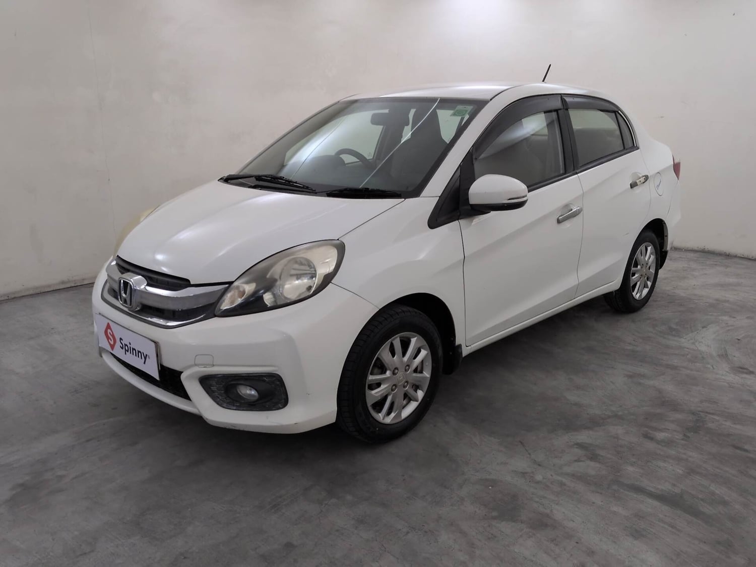 Used 2017 Honda Amaze 1.5 VX i-DTEC Diesel Manual exterior LEFT FRONT CORNER VIEW
